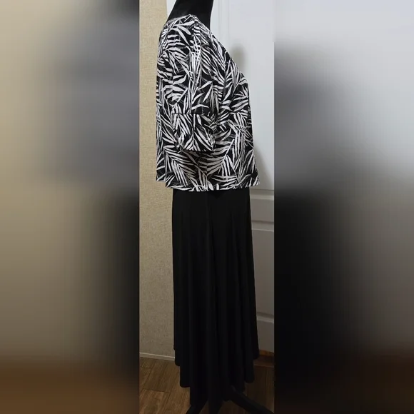 Dress #386 - Picture 11 of 12